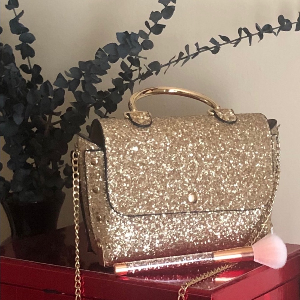 Metal Detail Gold Sequin Flap Bag With Chain